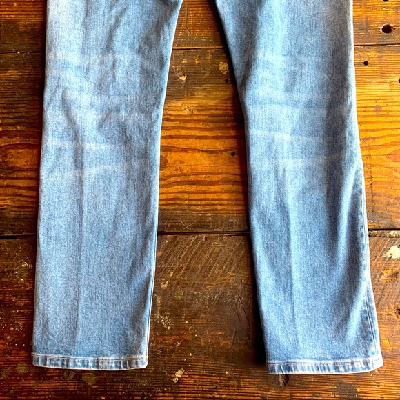 Calvin Klein slim boyfriend jeans sz 29 light wash whiskering button fly quality - Picture 3 of 11